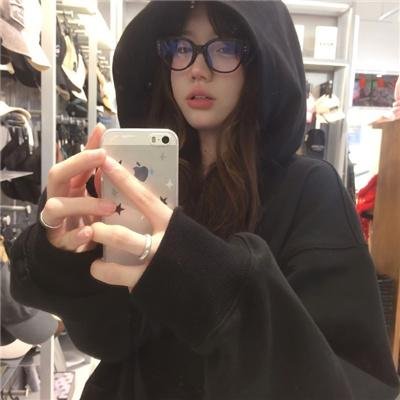 隔壁的吸血鬼美眉