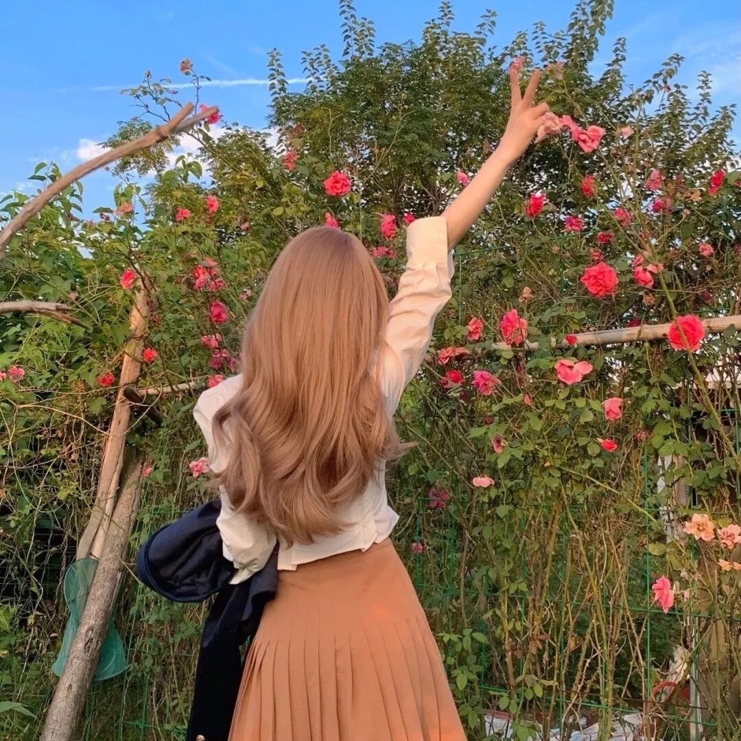 如何在无脑霸总漫里艰难求生